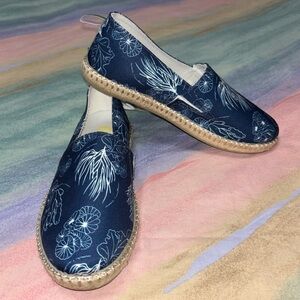 Vionic Women's laguna Maris Blue Espadrilles Slip On size 6